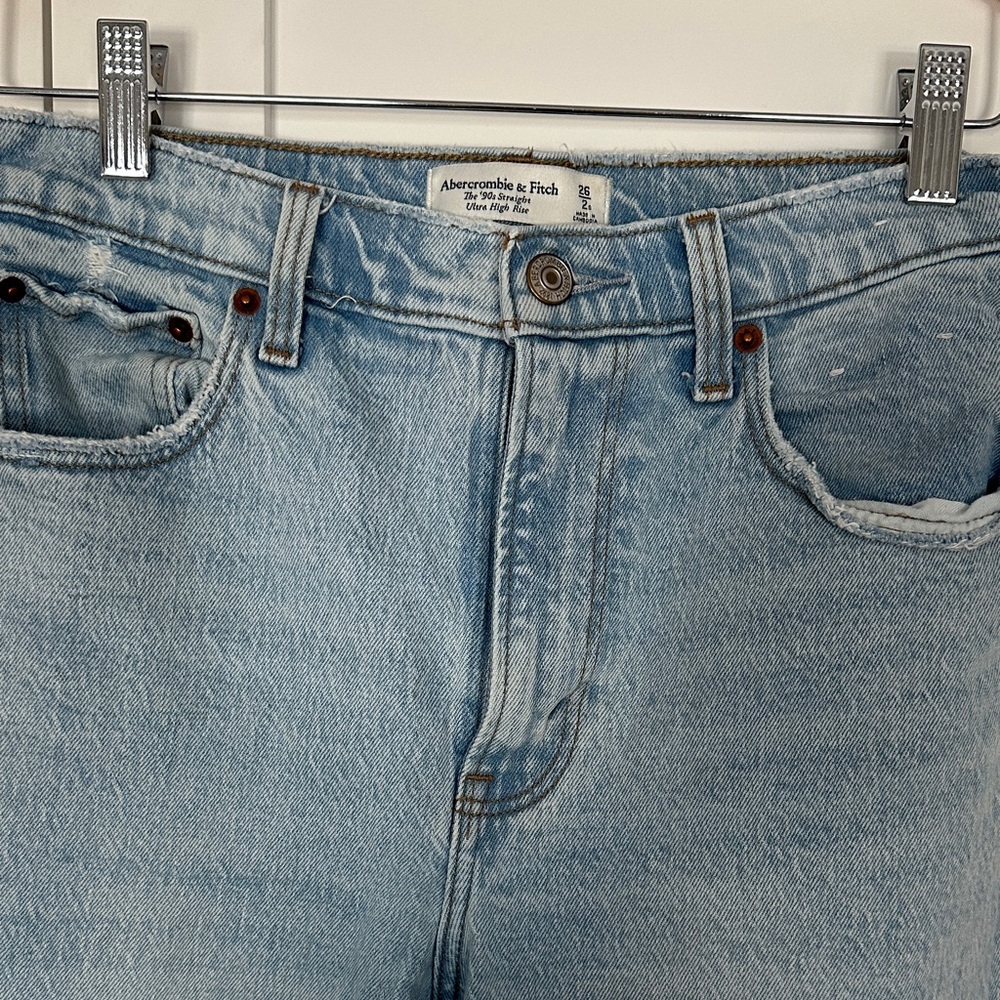 Abercrombie & Fitch 90s Straight Ultra High Rise Jeans 26/2